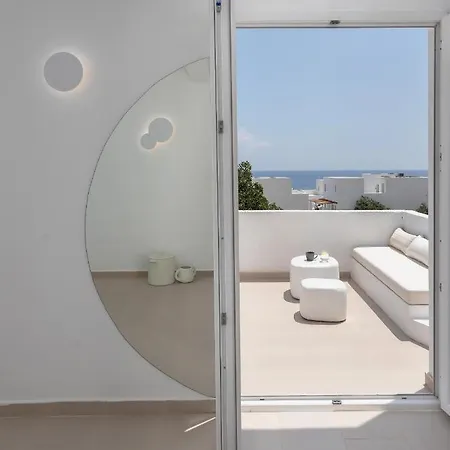 Voca & 4* Kamari (Santorini)