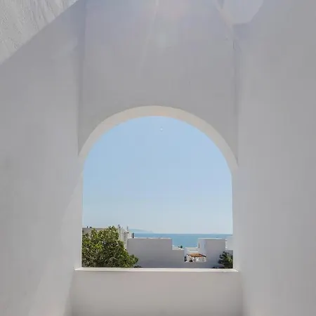 Voca & Kamari (Santorini)