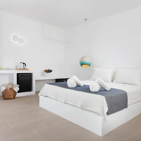Voca & Kamari (Santorini)