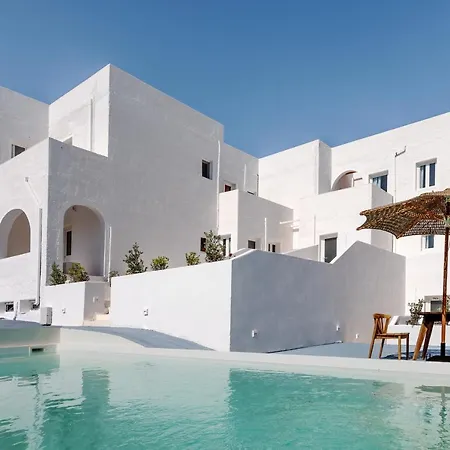 Voca & Hotel Kamari (Santorini)