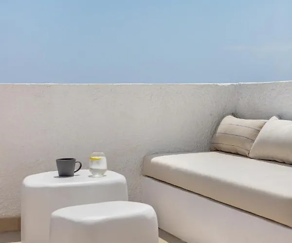 Voca Hotel&suites Kamári